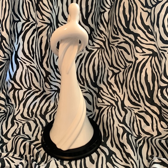 Circle of Love figurine by Kim Lawrence, Profound Love. - Picture 4 of 13